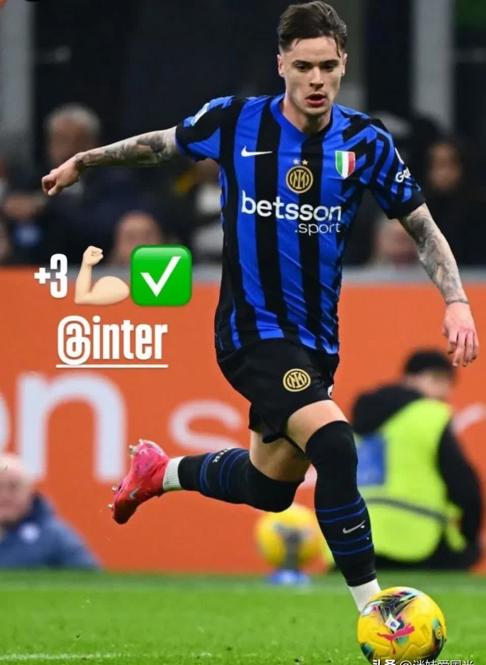 球员表现出色,为球队贡献胜利 球员表现出色,为球队贡献胜利