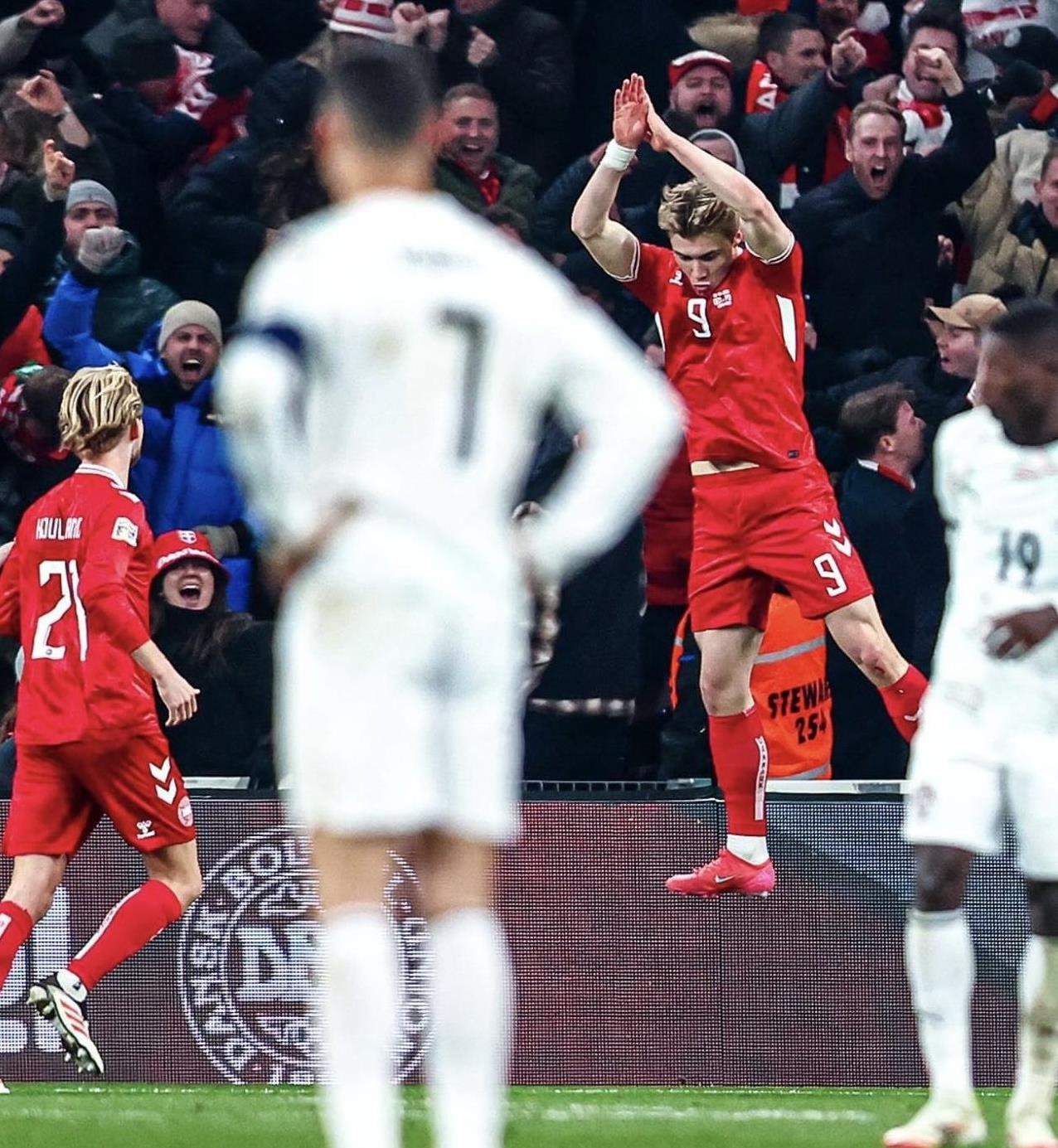 意大利艰难扳平葡萄牙，欧预赛悬念升腾